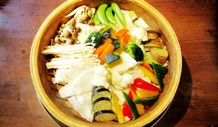 札幌自由行居酒屋推薦:北海道地雞料理,還有多款蔬菜隨你選!札幌居酒屋「雞次郎」的蒸籠蒸新鮮蔬菜~3款醬料口味~(新鮮野菜の蒸籠蒸し~3種のソースの味で~)