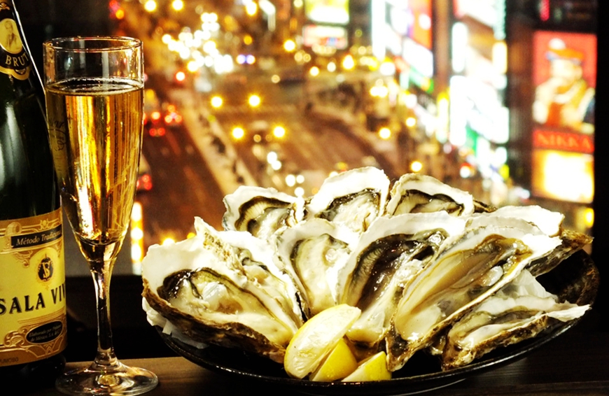 肥美牡蠣100日圓起,還有無敵夜景!札幌原始燒烤酒場「Lungo Carnival Central S4店」