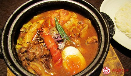 北海道札幌13年湯咖哩專門店「叭咕叭咕」的燉三種豬肉湯咖哩 (豚肉ざんまいカリー)
