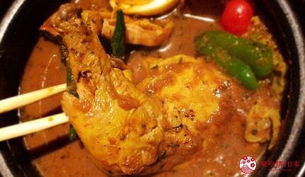 北海道札幌13年湯咖哩專門店「叭咕叭咕」的雞肉蔬菜湯咖哩(チキンベジタブルカリー)