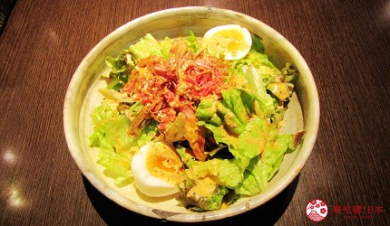 北海道札幌13年湯咖哩專門店「叭咕叭咕」的半熟蛋脆蝦沙拉(半熟卵とパリパリエビサラダ 2人前)
