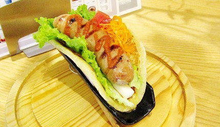 北海道在地推薦美食札幌PARCO「FOODIES MARKET」的NorthContinent HOTDOG STAND(ノースコンチネント ホットドッグスタンド)的熱狗看起來超美味