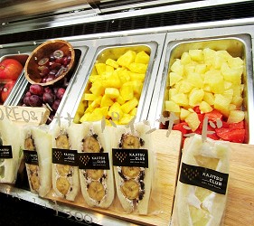 北海道在地推薦美食札幌PARCO「FOODIES MARKET」的KAJITSU_CLUB(カジツクラブ)的鮮奶水果三明治