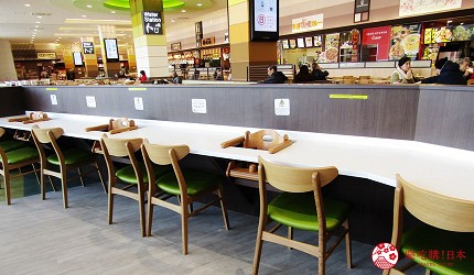 北海道札幌最大規模商場「AEON MALL 札幌發寒店」的餐廳「しゃぶ葉」的座位
