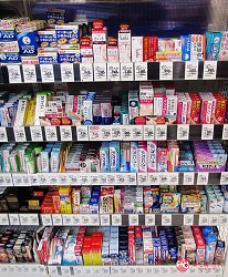 北海道札幌最大規模商場「AEON MALL 札幌發寒店」的藥品