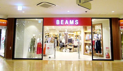 北海道最大三井OUTLET「MITSUI OUTLET PARK 札幌北广岛」的1楼的BEAMS OUTLET外观